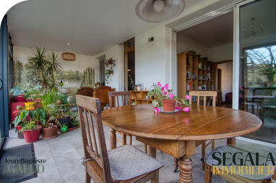 Maison - 210 m² - 6 pièces