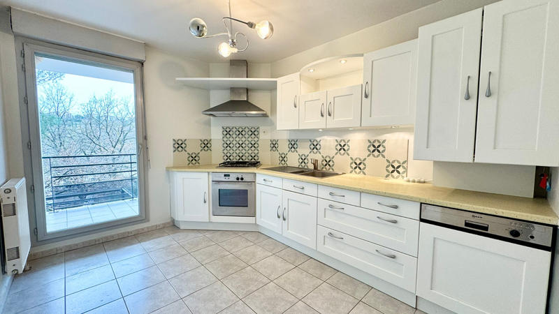 Appartement - 90 m² - 4 pièces