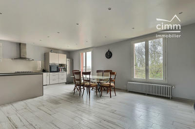 Maison - 148 m² - 6 pièces