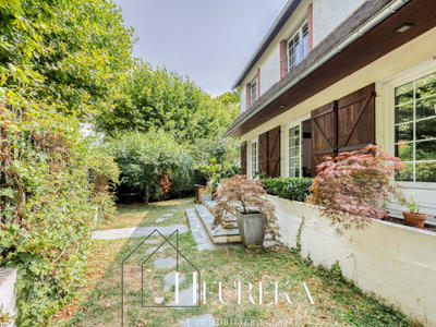 Maison - 147 m² - 7 pièces