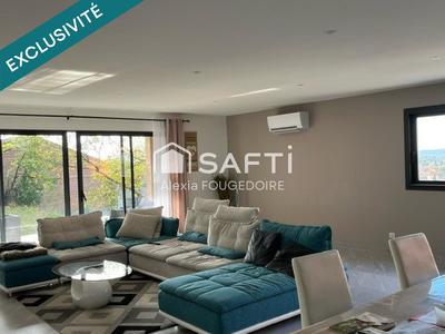 Maison - 230 m² - 6 pièces