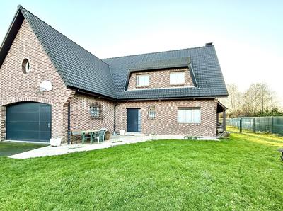 Maison - 200 m² - 6 pièces