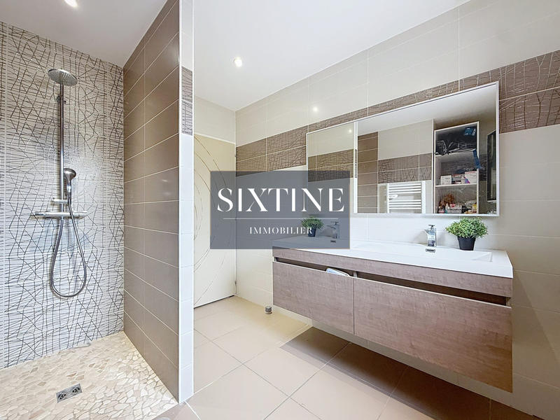 Maison - 138 m² - 5 pièces