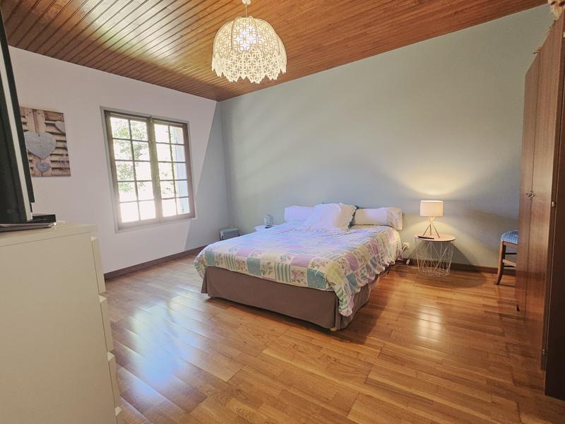 Maison en pierre - 250 m² - 9 pièces