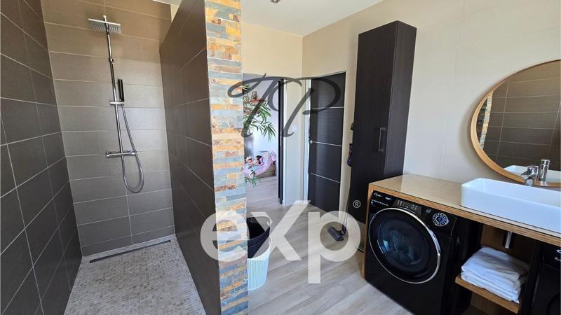 Villa - 268 m² - 7 pièces