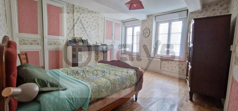 Maison - 317 m² - 8 pièces