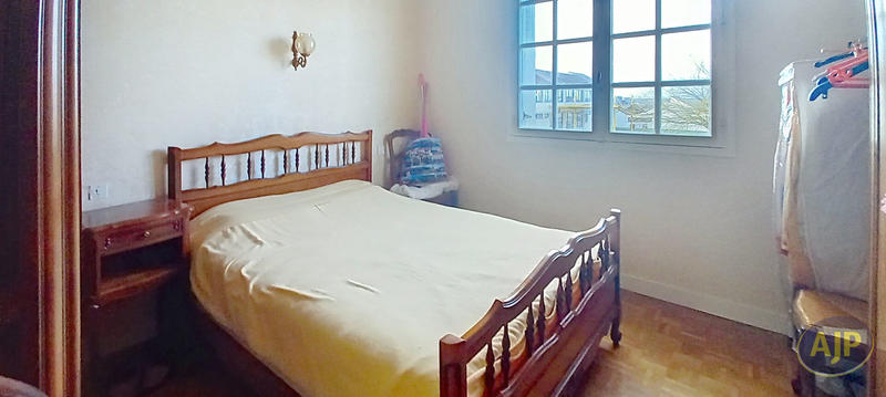 Maison - 155 m² - 9 pièces