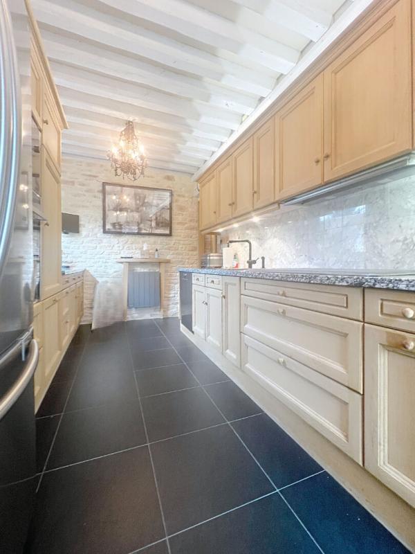 Maison - 235 m² - 8 pièces