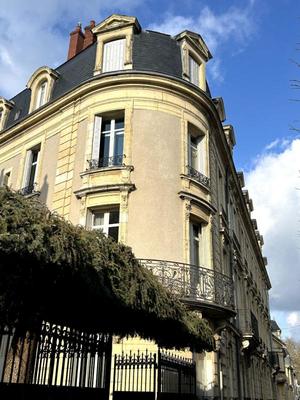 Appartement - 144 m² - 8 pièces