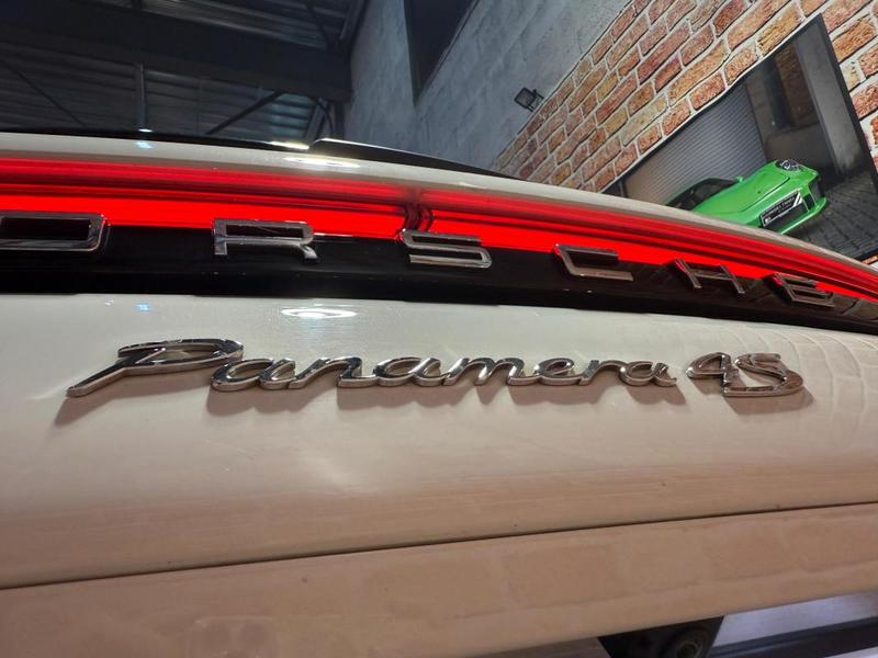 Porsche Panamera 4s 462 cv