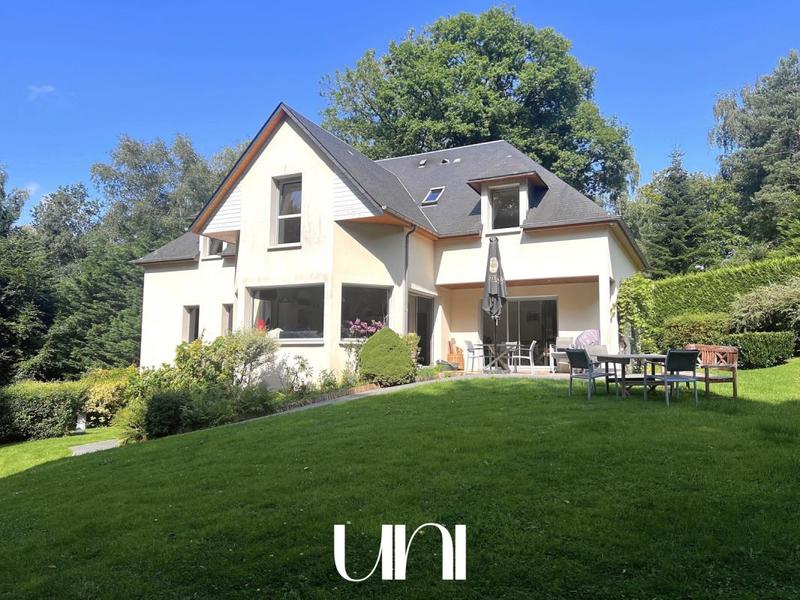 Maison - 264 m² - 8 pièces