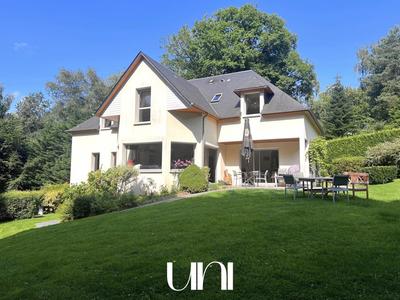 Maison - 264 m² - 8 pièces