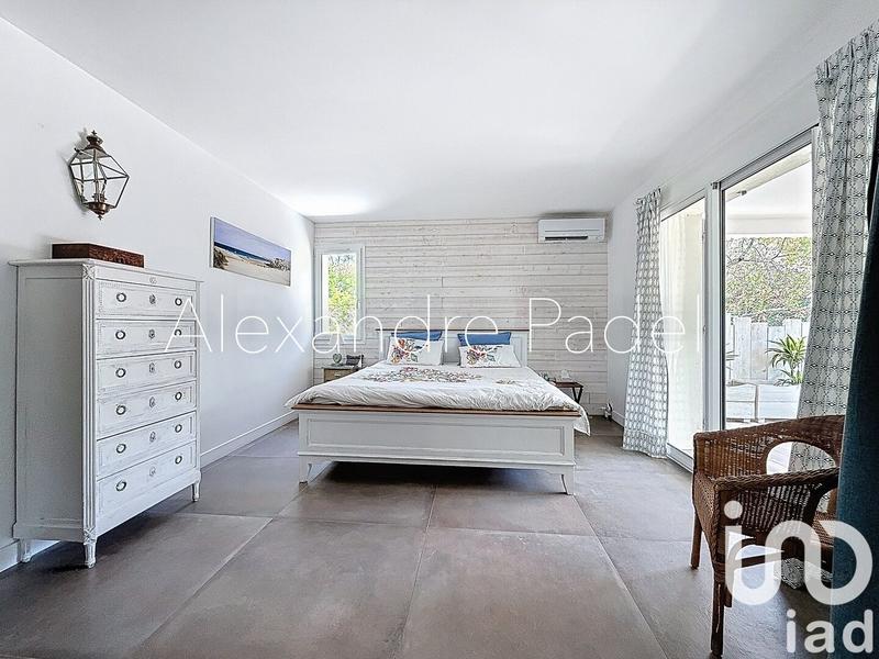 Maison - 270 m² - 10 pièces