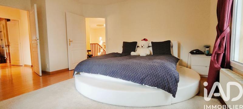 Maison - 259 m² - 8 pièces