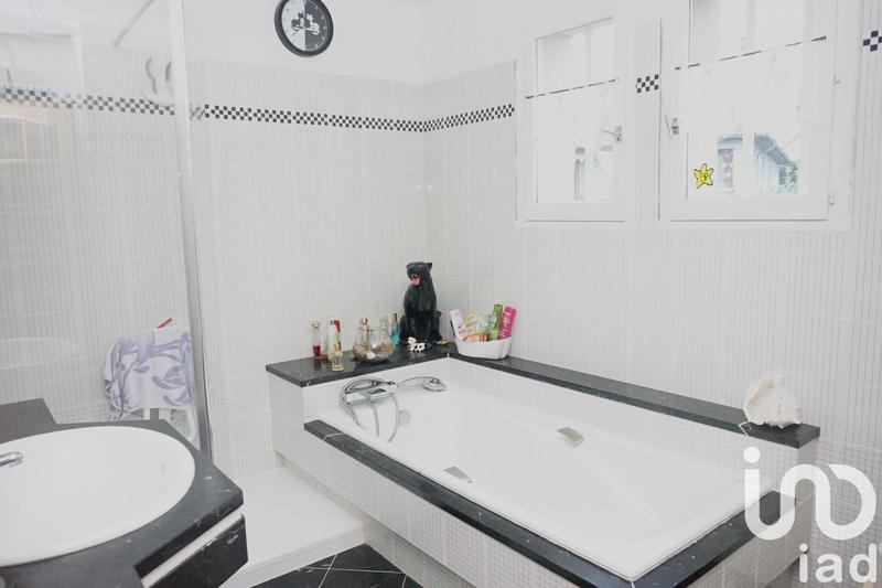 Maison - 158 m² - 7 pièces