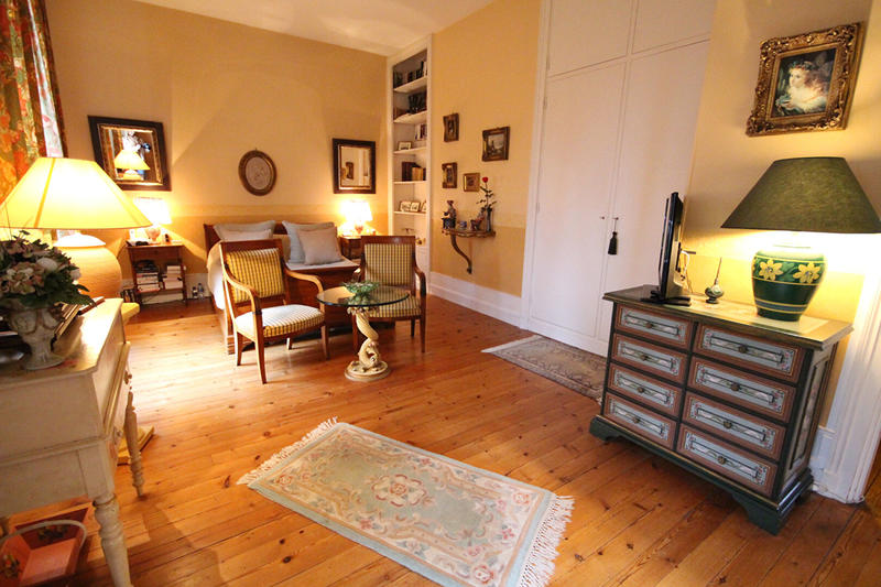 Maison de maîtres - 273 m² - 11 pièces