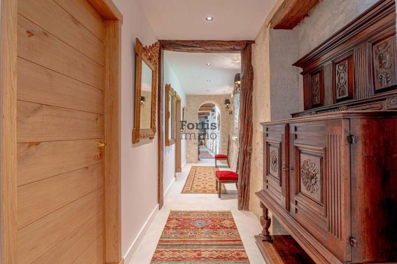 Demeure - 350 m² - 11 pièces