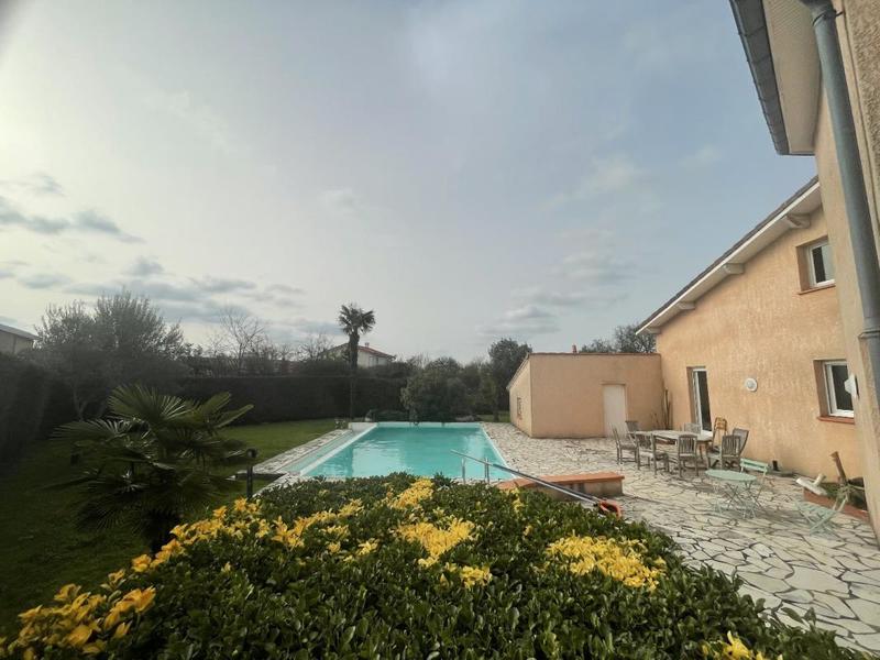 Maison - 197 m² - 6 pièces