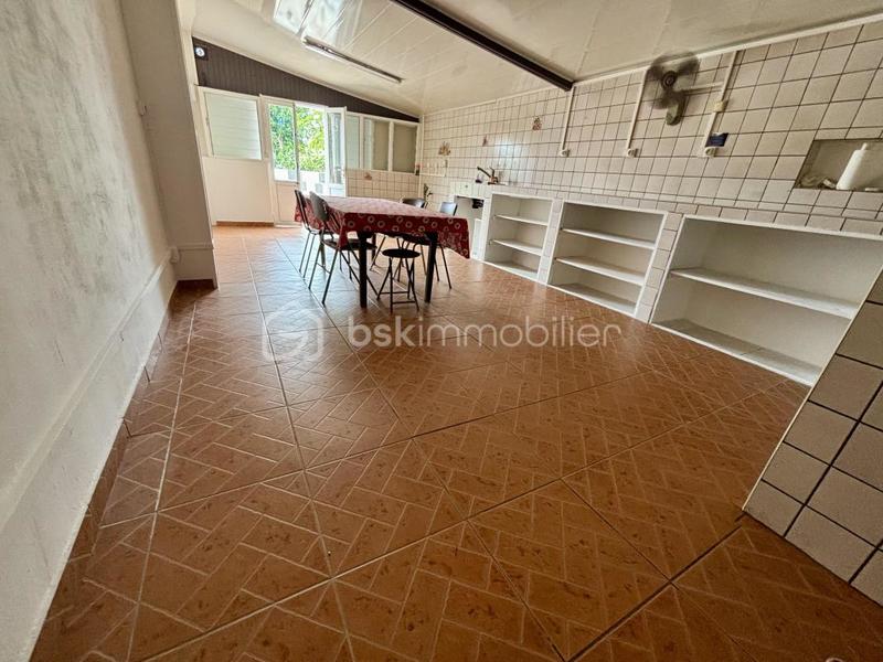 Maison - 205 m² - 9 pièces