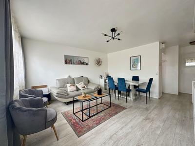 Maison - 96 m² - 5 pièces