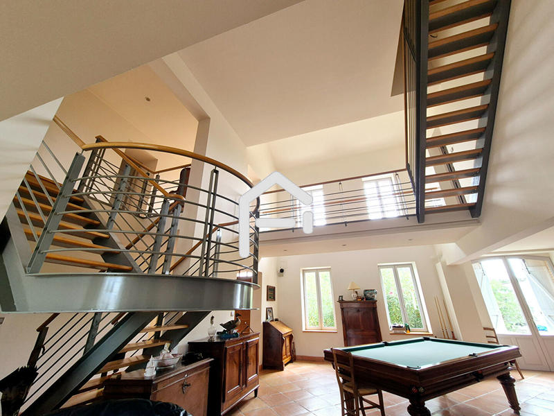 Maison de maîtres - 299 m² - 7 pièces