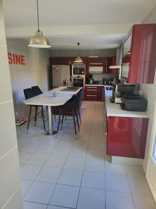 Maison - 224 m² - 8 pièces