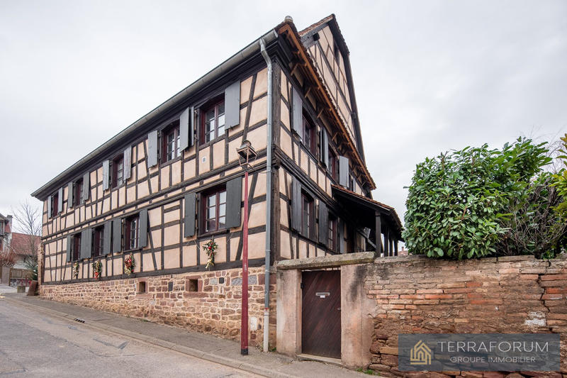 Maison ancienne - 223 m² - 8 pièces