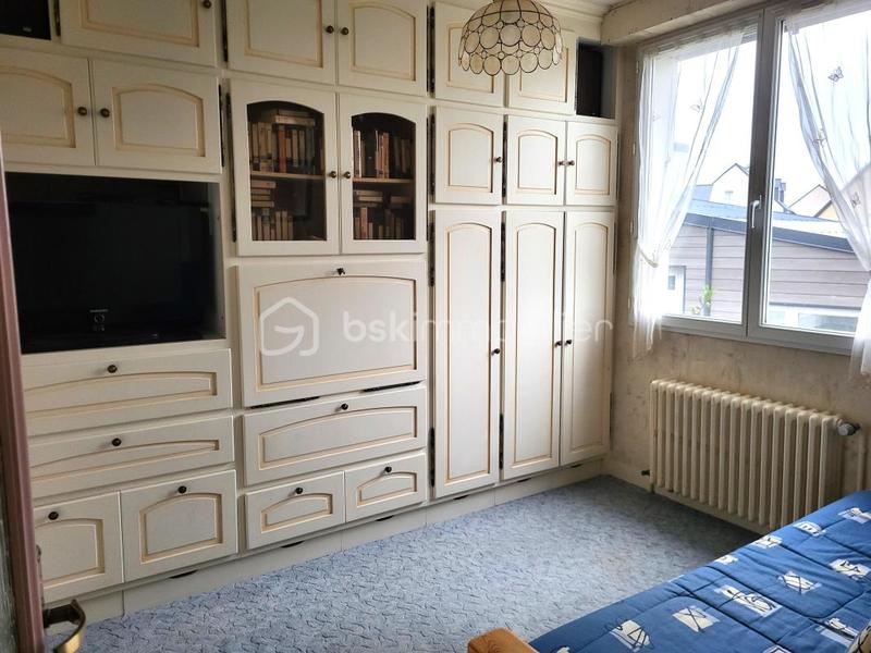 Maison - 200 m² - 9 pièces