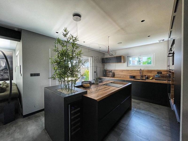 Maison - 150 m² - 5 pièces