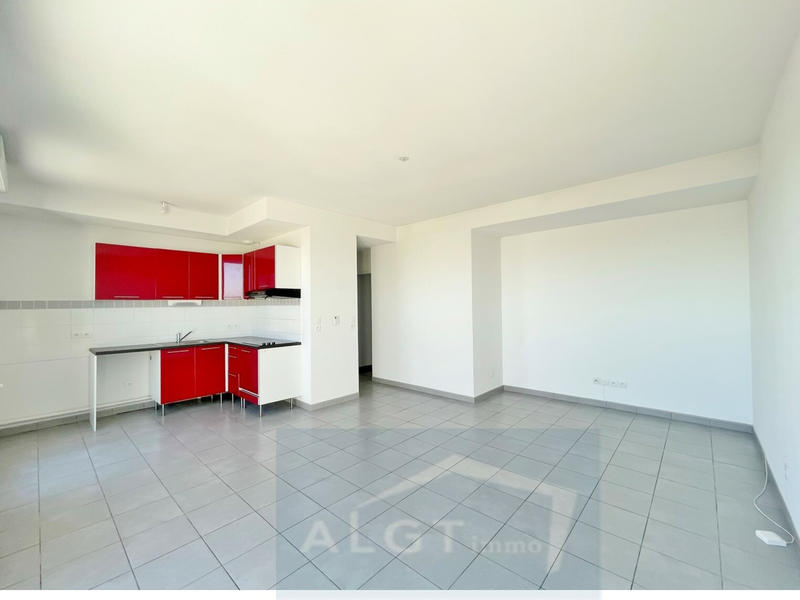 Appartement - 80 m² - 4 pièces