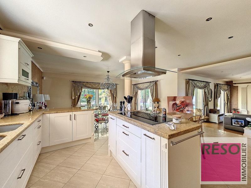 Villa - 274 m² - 7 pièces