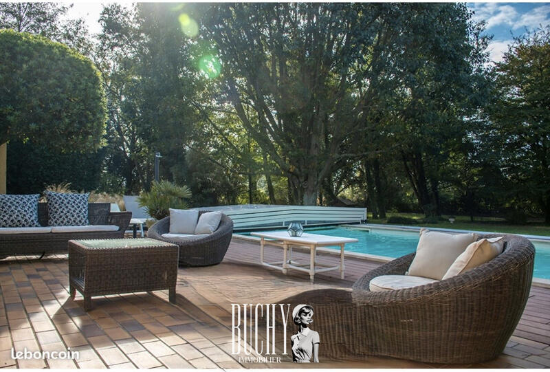 Maison - 214 m² - 7 pièces