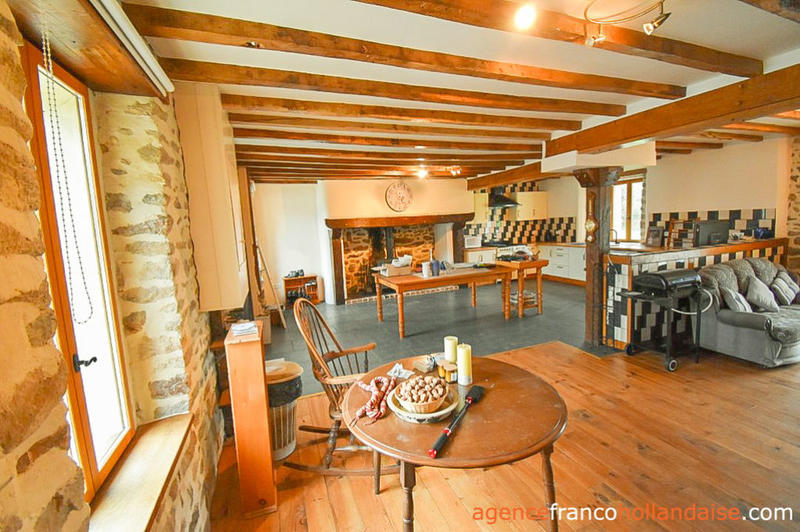 Maison - 223 m² - 6 pièces