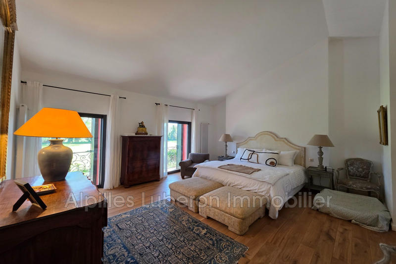 Demeure - 740 m² - 18 pièces