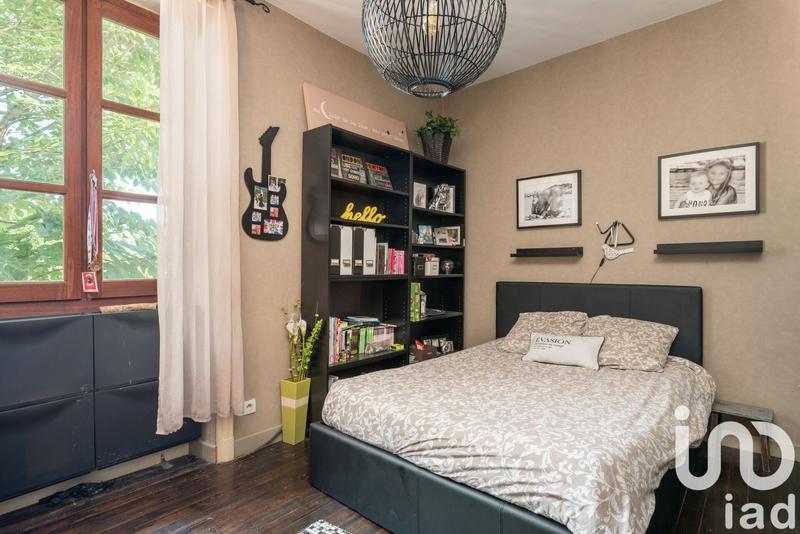 Maison - 230 m² - 10 pièces