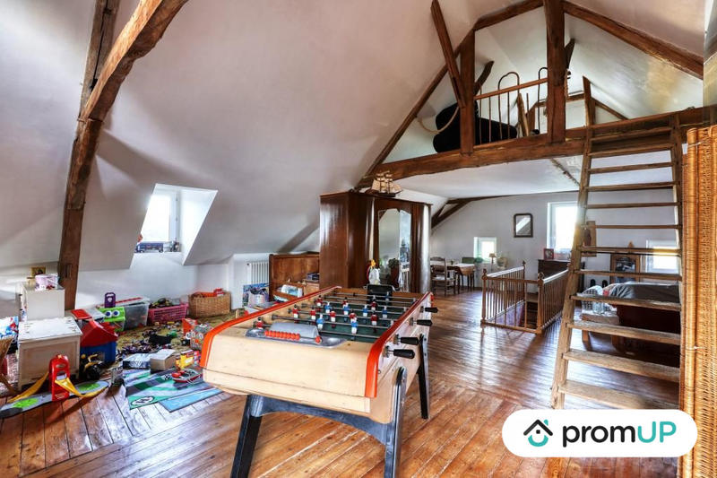 Maison - 270 m² - 10 pièces