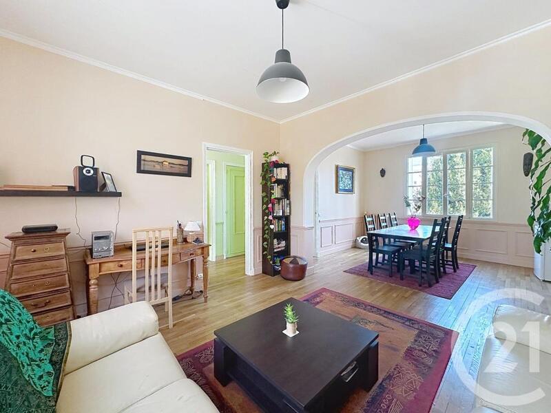 Maison - 101 m² - 6 pièces