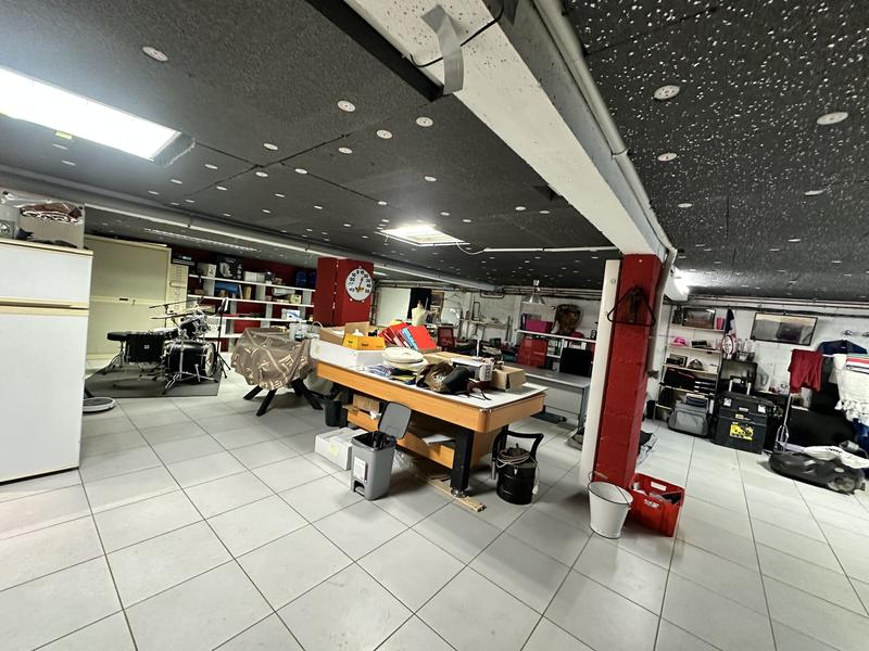 Maison - 201 m² - 8 pièces