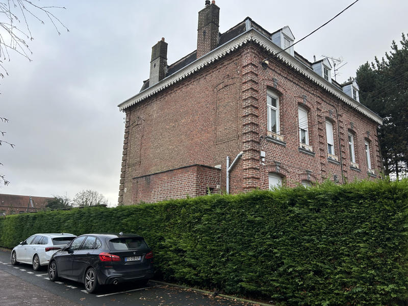 Maison - 235 m² - 10 pièces