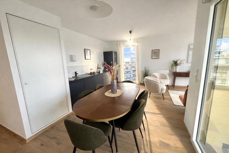 Appartement - 80 m² - 4 pièces