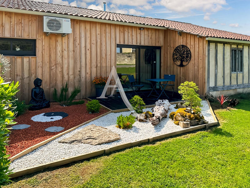 Maison - 250 m² - 8 pièces