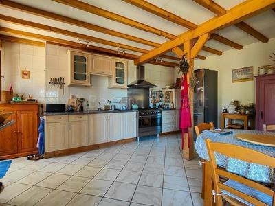 Maison en pierre - 287 m² - 9 pièces