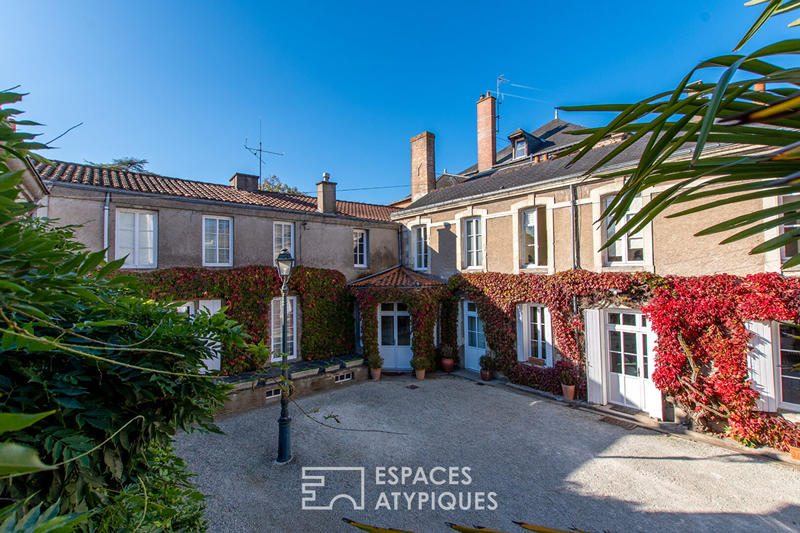 Maison - 338 m² - 11 pièces