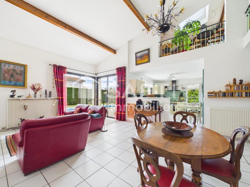 Maison - 152 m² - 6 pièces