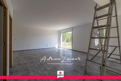 Parking / Garage - 106 m²