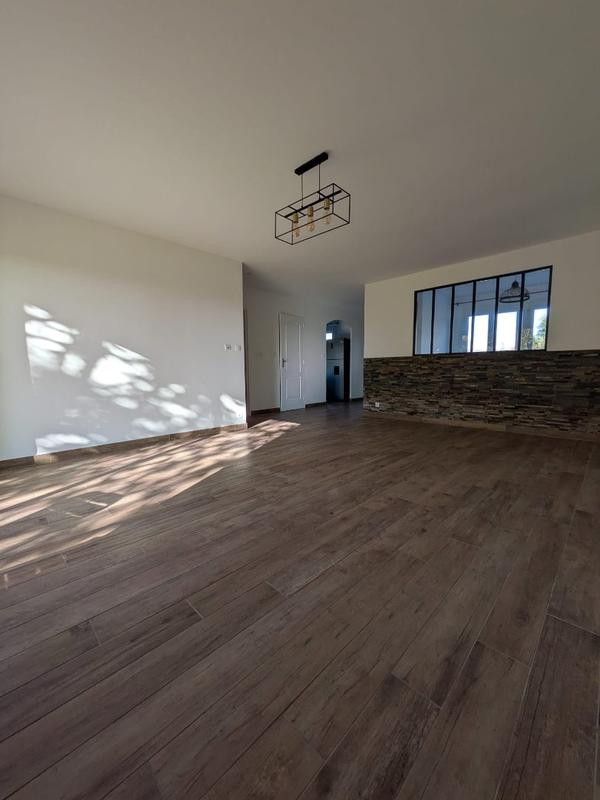 Maison - 94 m² - 5 pièces