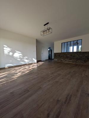 Maison - 94 m² - 5 pièces