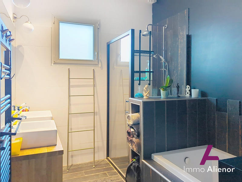 Maison - 147 m² - 5 pièces