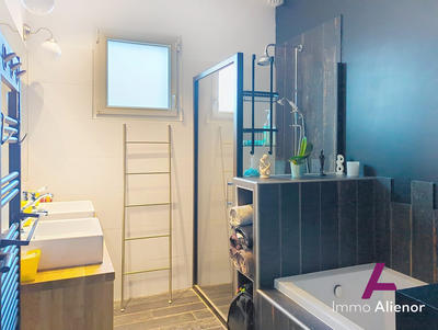 Maison - 147 m² - 5 pièces