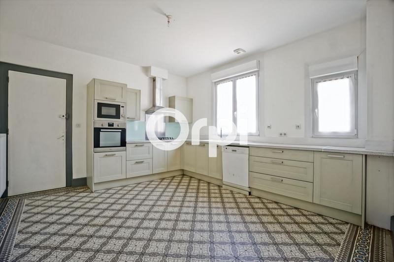 Maison - 318 m² - 7 pièces